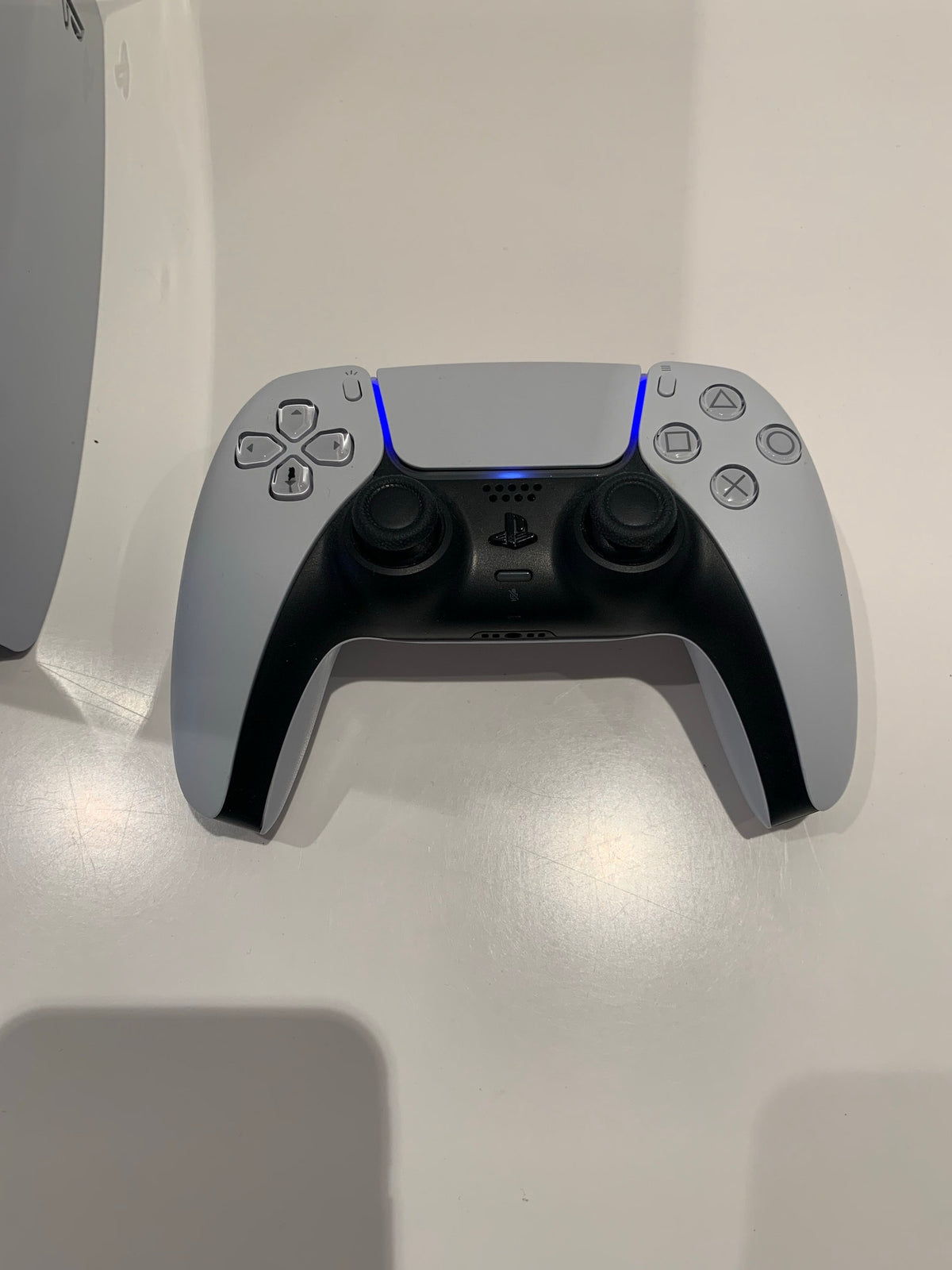 PlayStation 5 Slim Standard Edition (Avec Lecteur) + Manette DualSense – État Excellent