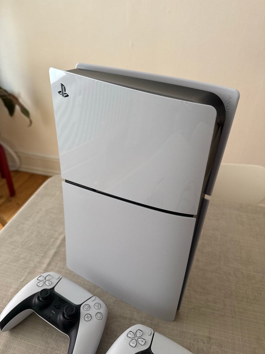 Sony PlayStation 5 Slim Édition Numérique + 2 manettes DualSense – Occasion certifiée