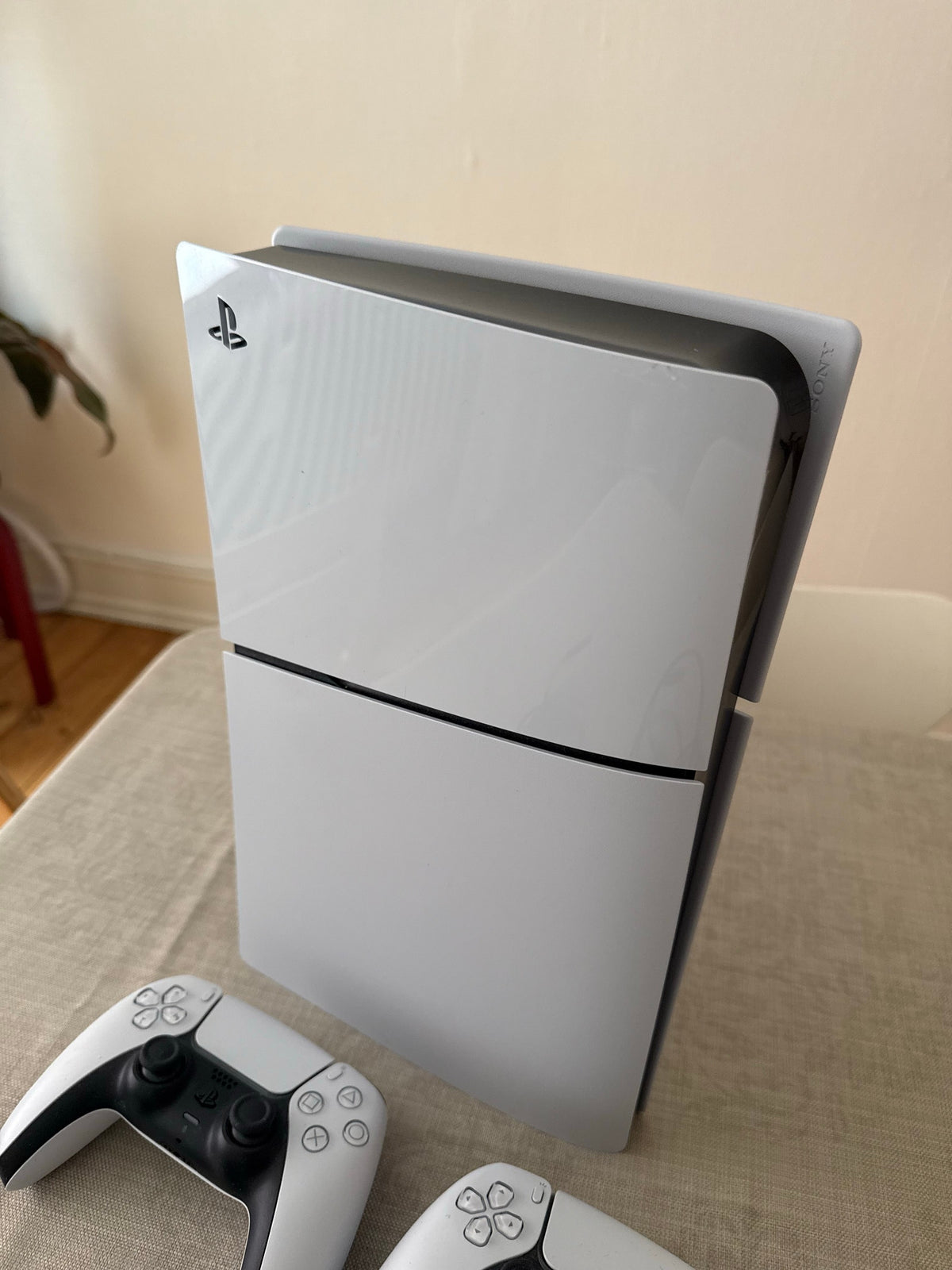 Sony PlayStation 5 Slim Édition Numérique + 2 manettes DualSense – Occasion certifiée