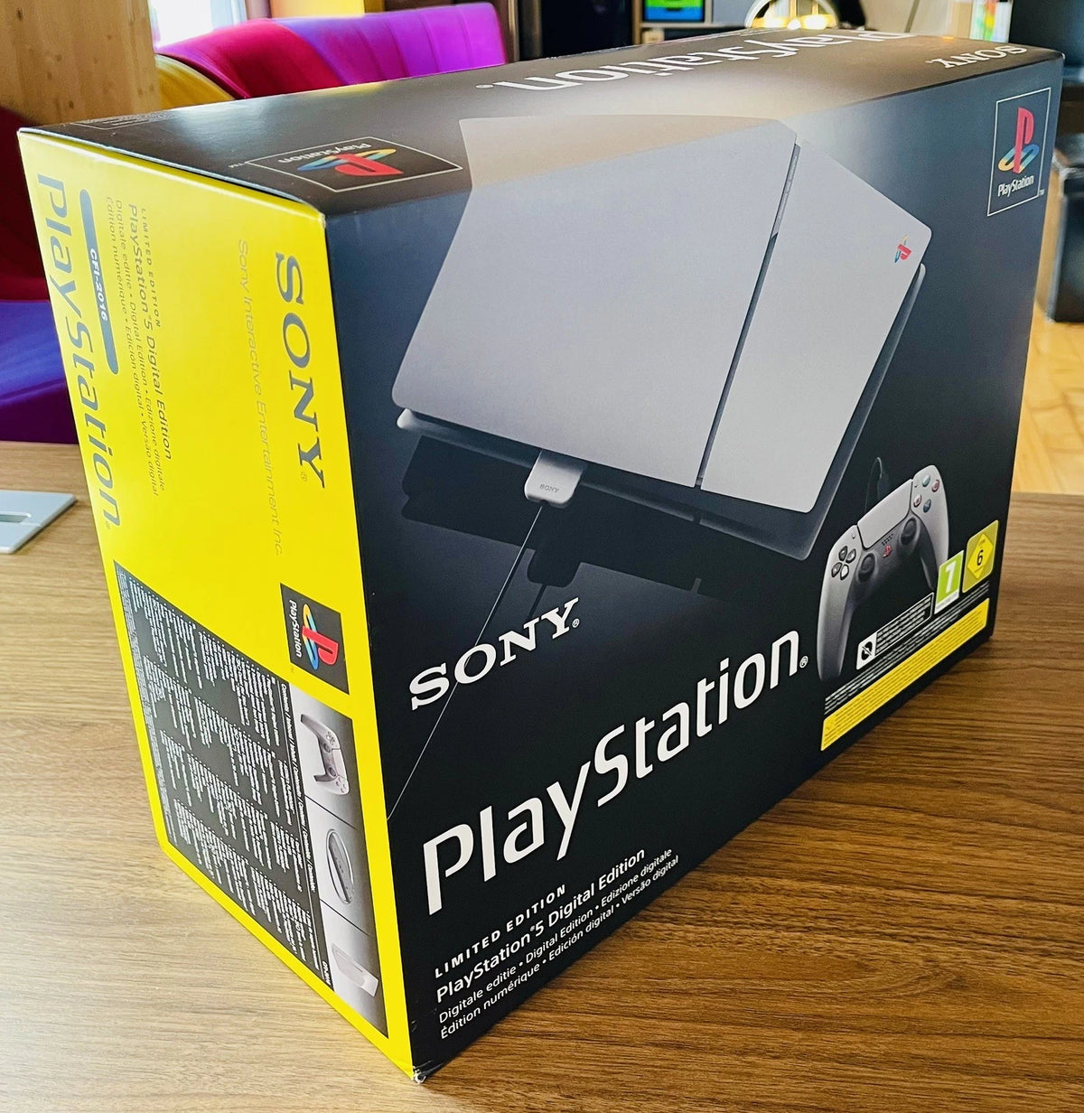 Pack PlayStation 5 Édition Numérique Slim 1 To – Édition Limitée 30ème Anniversaire + Lecteur de Disque Externe