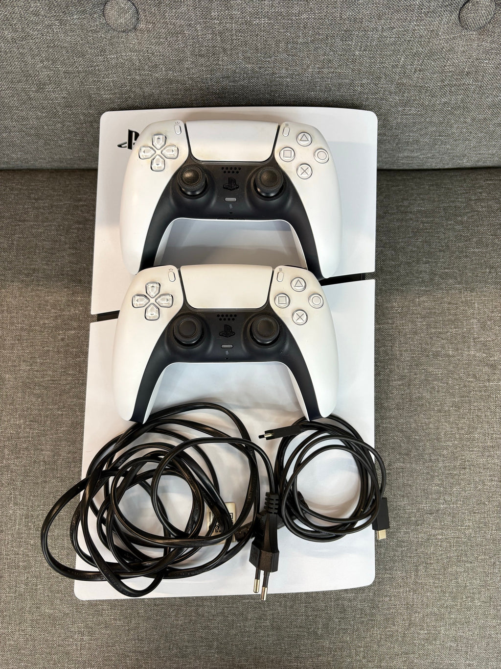PlayStation 5 Slim Digital Edition - Avec 2 Manettes DualSense - Très Bon État