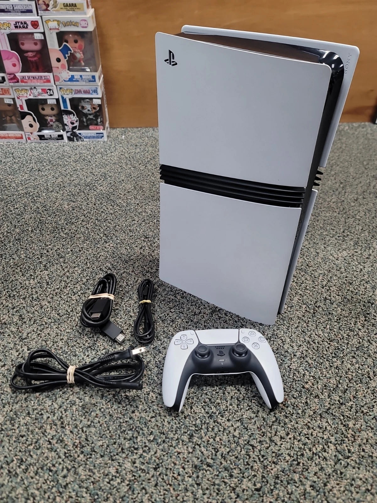 Sony PlayStation 5 Pro (PS5 Pro) - Édition avec Lecteur - SSD 2 To + Manette DualSense & Câbles