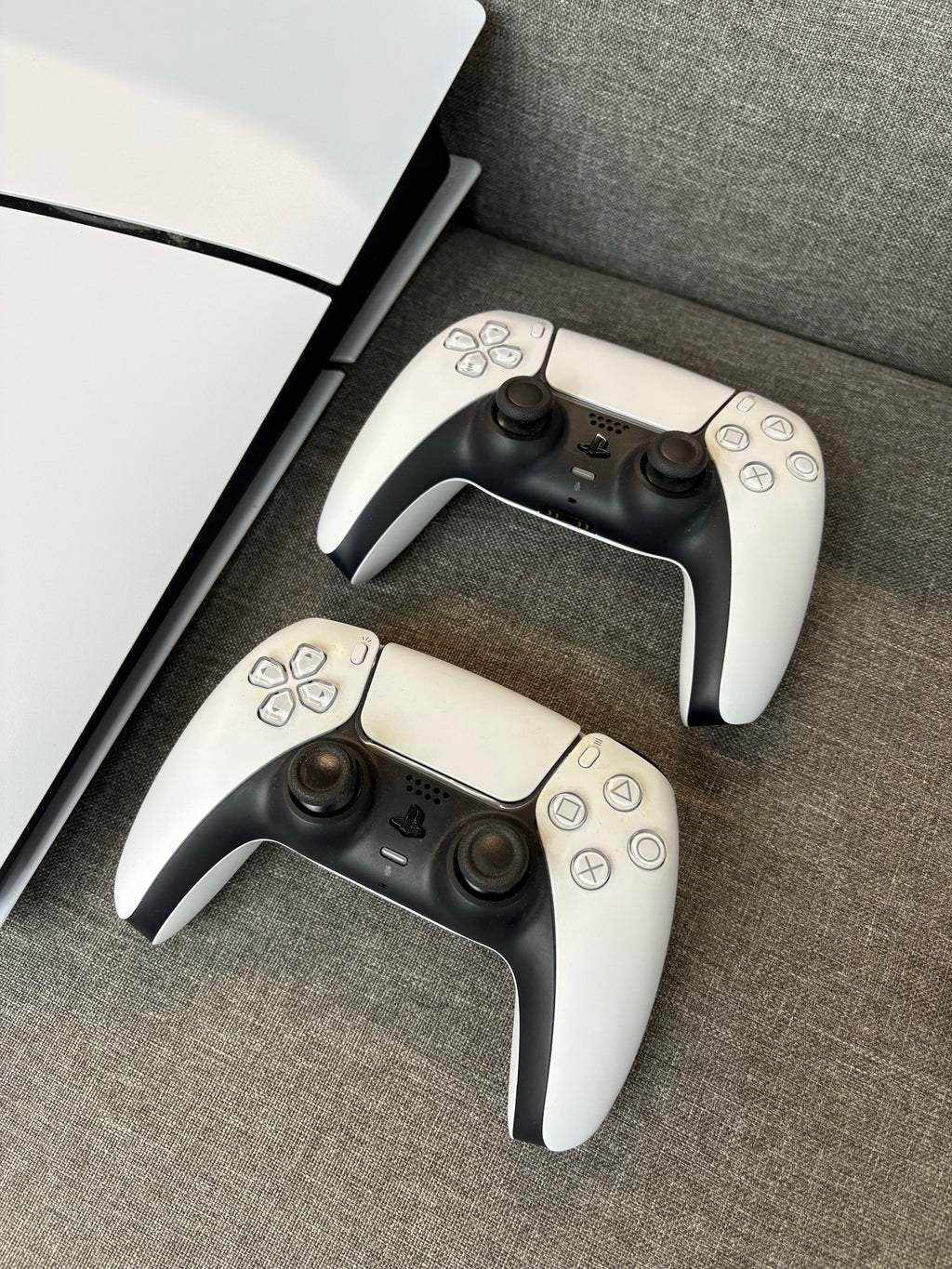 PlayStation 5 Slim Digital Edition - Avec 2 Manettes DualSense - Très Bon État