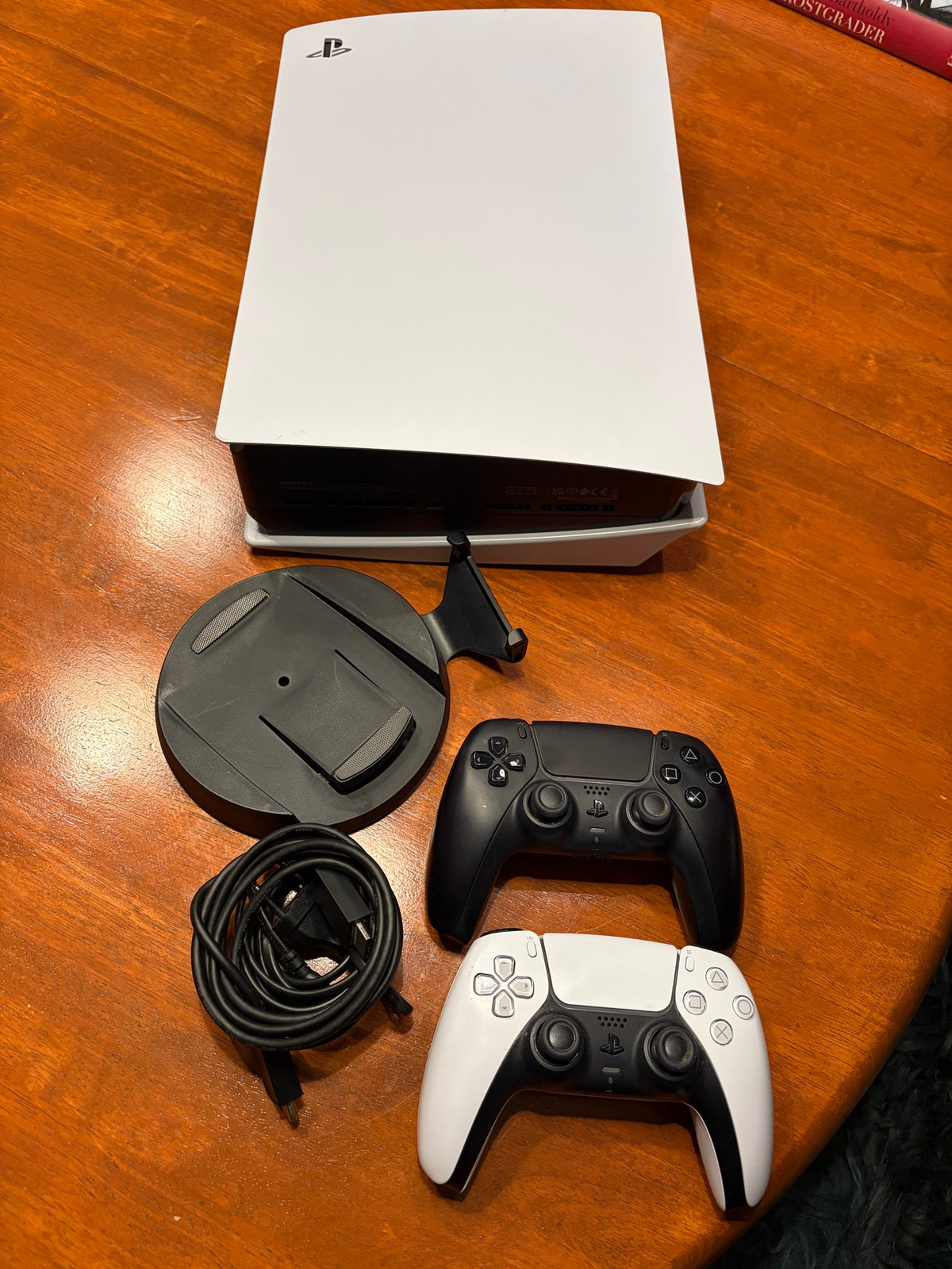 Console Sony PlayStation 5 Standard (Modèle CFI-1116A) – Avec 2 Manettes DualSense & Socle