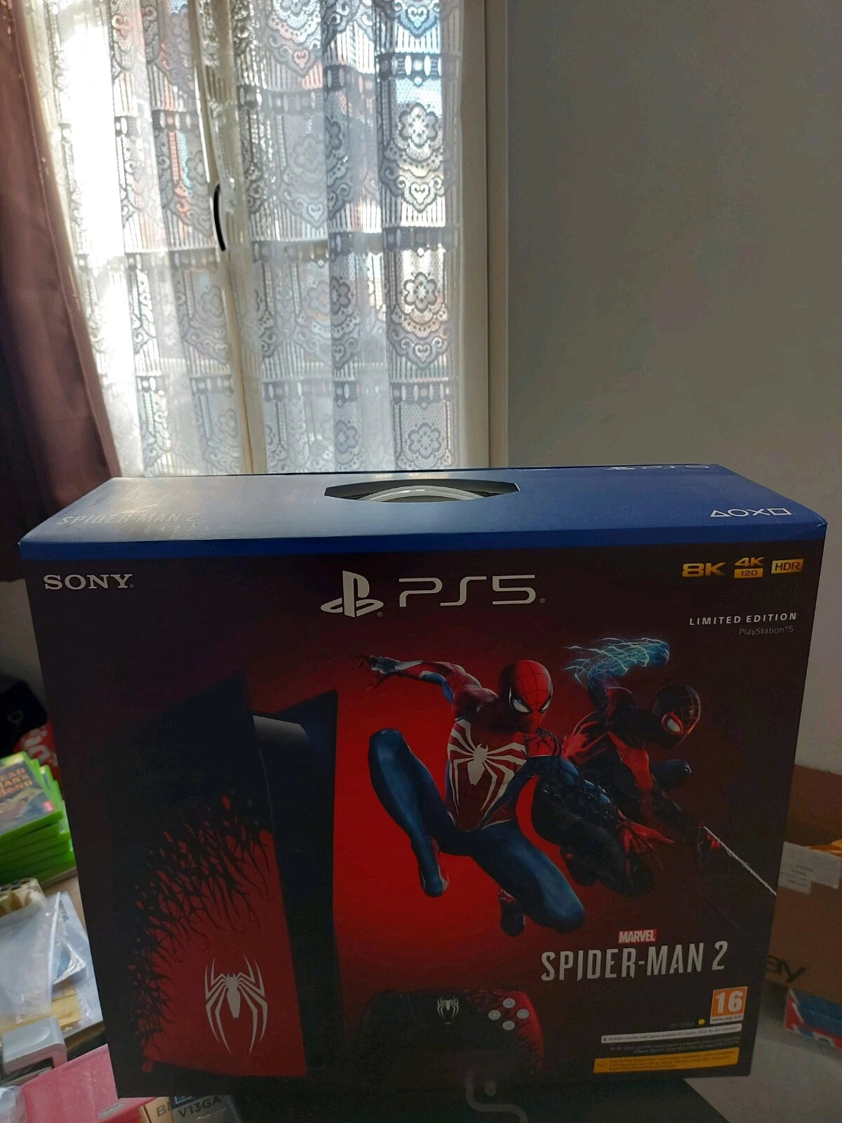 Sony PlayStation 5 Édition Limitée Marvel's Spider-Man 2 – Console Standard (Lecteur Blu-Ray, 825 Go)