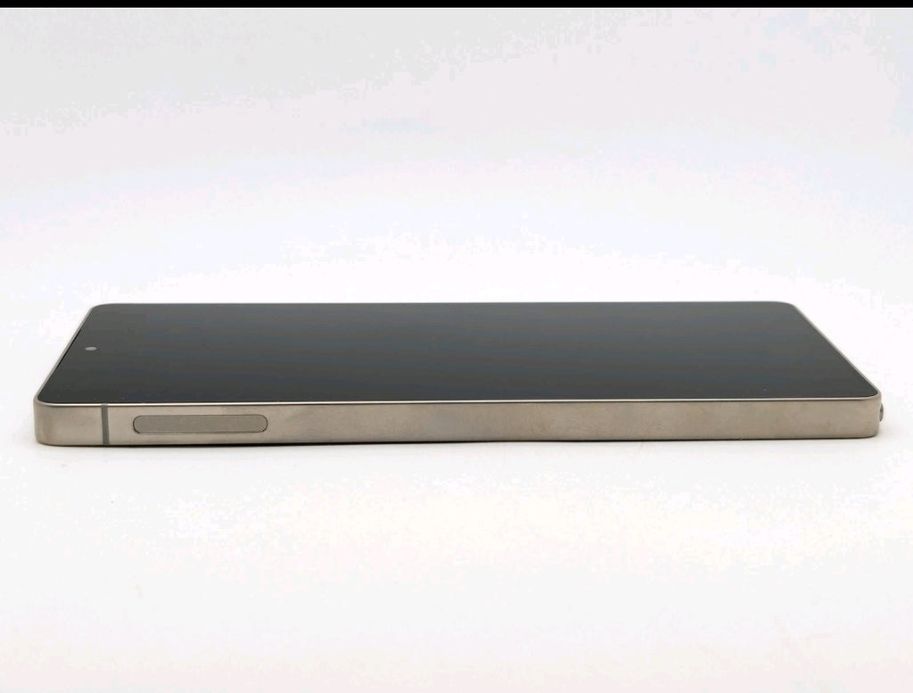 Samsung Galaxy S25 Ultra 256GB – Titanium Gray (État Neuf)