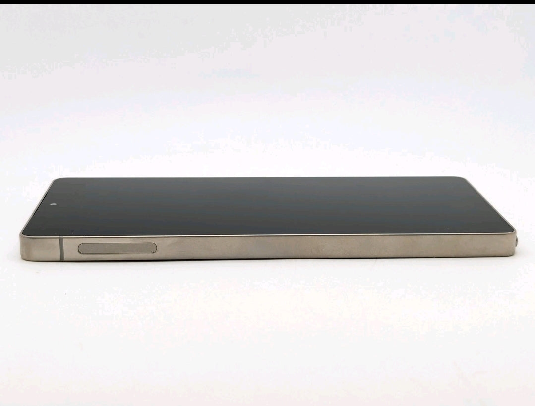 Samsung Galaxy S25 Ultra 256GB – Titanium Gray (État Neuf)
