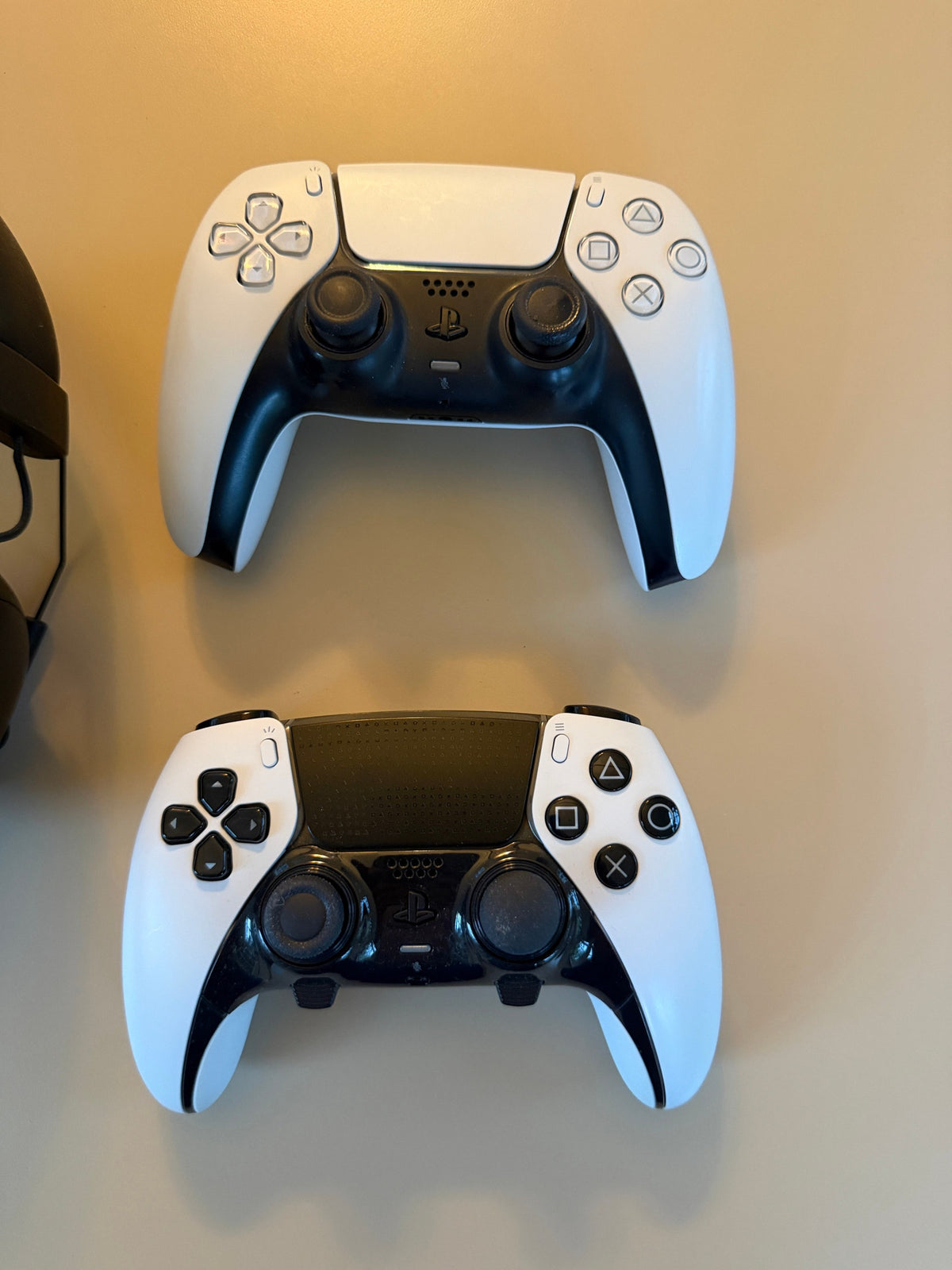 Pack Console Sony PlayStation 5 Standard + Manette DualSense Edge + Manette DualSense + Casque Gaming Pro